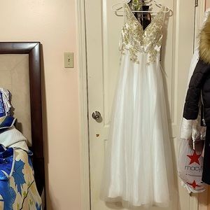 White beaded wedding dress/prom (brand new)